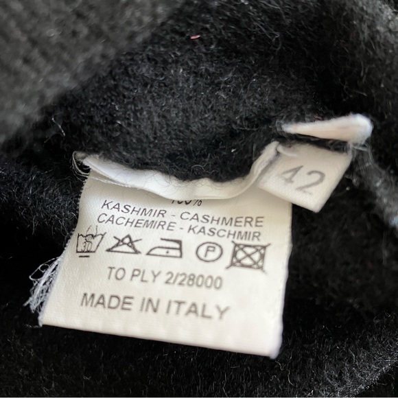 VTG black cashmere Italian sweater w/ Swarovski crystal parrot motif - Picture 5 of 7